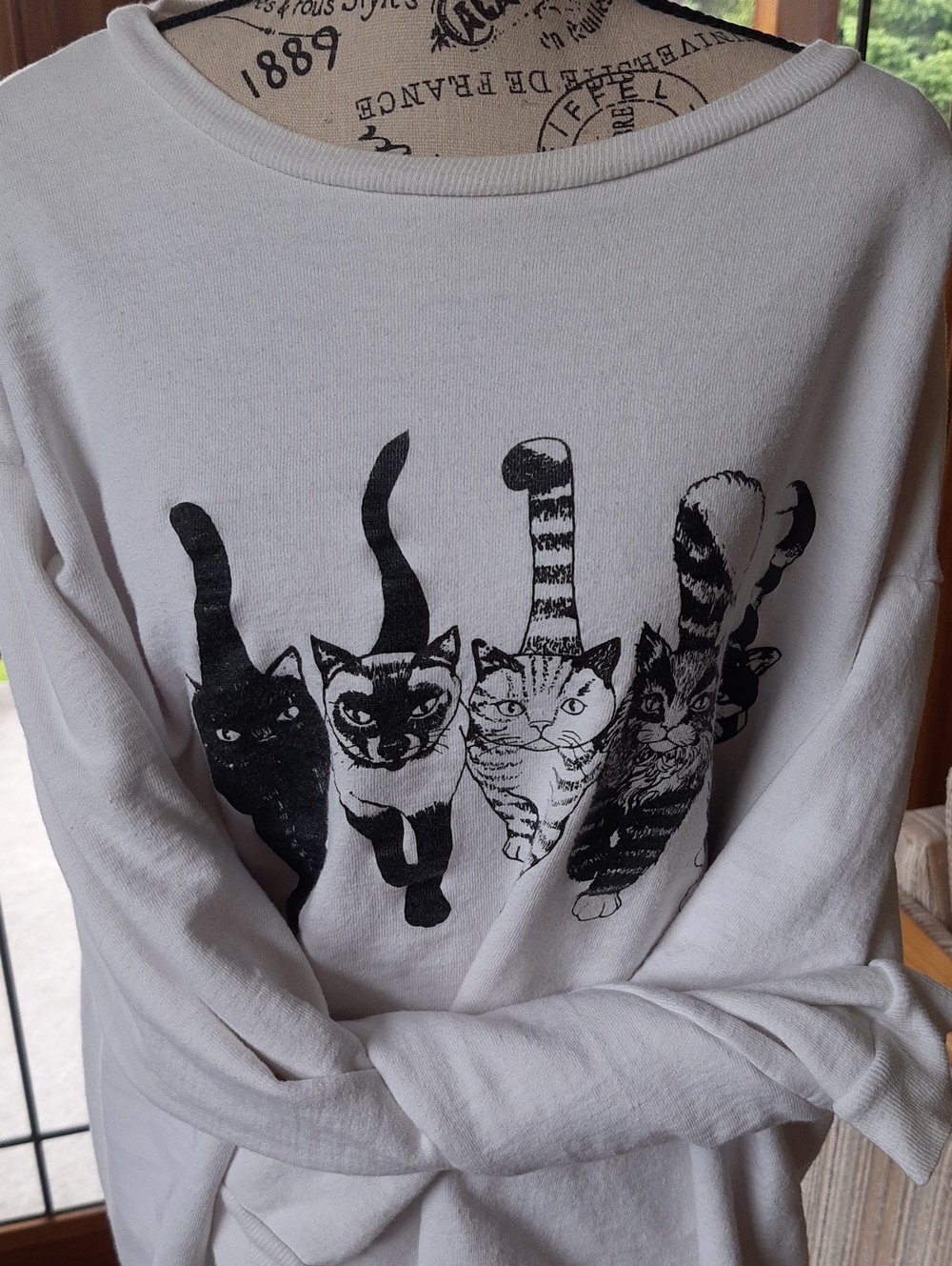 Cat Graphic Sweatshirt - White with Black Cat Print Size Large